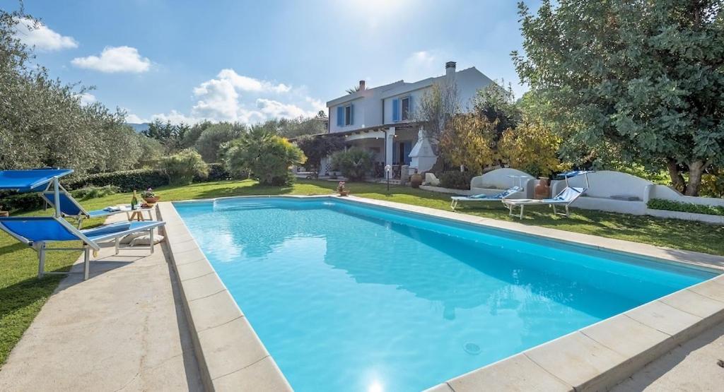 Josephine Con Piscina E Parco Per 8 Ospiti Alghero